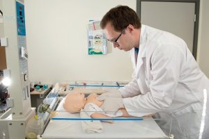 resucieBabyQCPR2